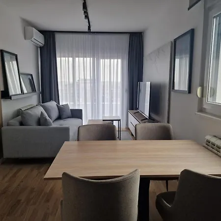 Lux 2 アパート *